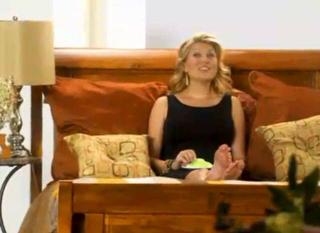 Genevieve Gorder feet photo thumbnail