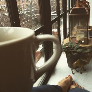 Genevieve Gorder feet photo thumbnail