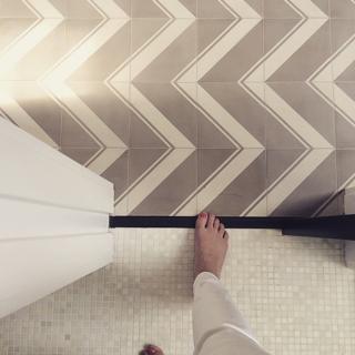Genevieve Gorder feet photo thumbnail
