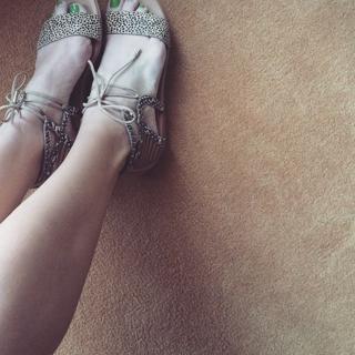 Genevieve Gorder feet photo thumbnail