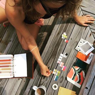 Genevieve Gorder feet photo thumbnail