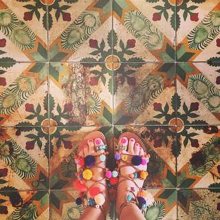 Genevieve Gorder feet photo thumbnail