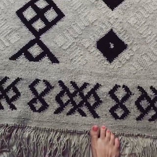 Genevieve Gorder feet photo thumbnail