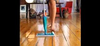 Genevieve Gorder feet photo thumbnail