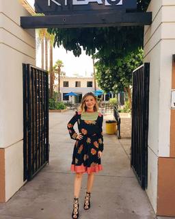 Genevieve Hannelius feet photo thumbnail