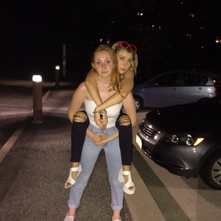 Genevieve Hannelius feet photo thumbnail