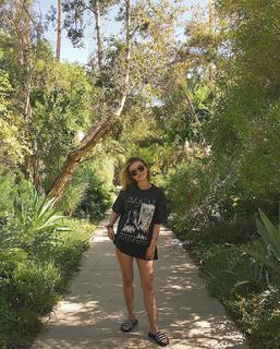 Genevieve Hannelius feet photo thumbnail