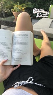 Genevieve Hannelius feet photo thumbnail