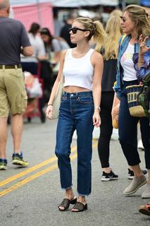 Genevieve Hannelius feet photo thumbnail