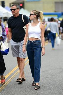 Genevieve Hannelius feet photo thumbnail