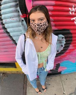 Genevieve Hannelius feet photo thumbnail