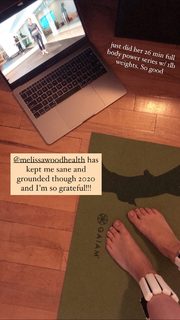 Genevieve Hannelius feet photo thumbnail