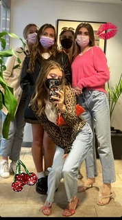 Genevieve Hannelius feet photo thumbnail