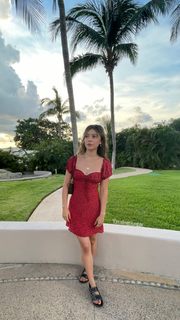 Genevieve Hannelius feet photo thumbnail