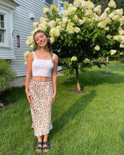 Genevieve Hannelius feet photo thumbnail