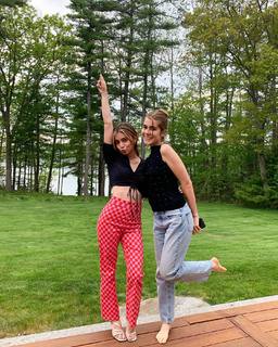 Genevieve Hannelius feet photo thumbnail