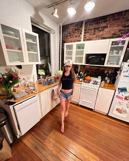 Genevieve Hannelius feet photo thumbnail