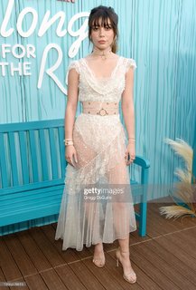 Genevieve Hannelius feet photo thumbnail