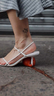 Genevieve Hannelius feet photo thumbnail