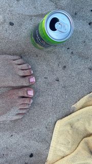 Genevieve Hannelius feet photo thumbnail