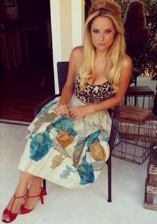 Genevieve Morton feet photo thumbnail