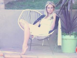 Genevieve Morton feet photo thumbnail