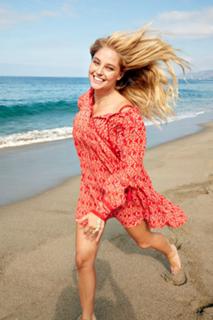 Genevieve Morton feet photo thumbnail