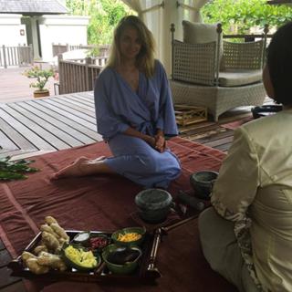 Genevieve Morton feet photo thumbnail