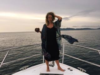 Genevieve Morton feet photo thumbnail