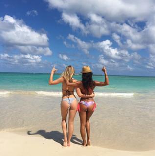 Genevieve Morton feet photo thumbnail