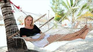 Genevieve Morton feet photo thumbnail