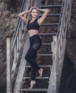 Genevieve Morton feet photo thumbnail