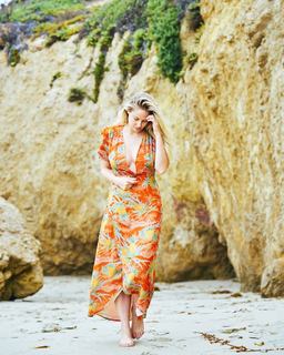 Genevieve Morton feet photo thumbnail