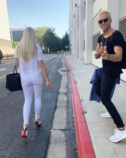 Genevieve Morton feet photo thumbnail