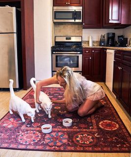 Genevieve Morton feet photo thumbnail