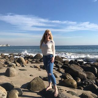 Genevieve Morton feet photo thumbnail