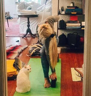 Genevieve Morton feet photo thumbnail