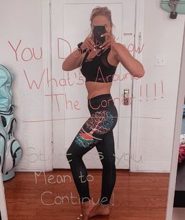 Genevieve Morton feet photo thumbnail