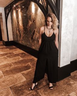 Genevieve Morton feet photo thumbnail