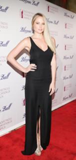 Genevieve Morton feet photo thumbnail