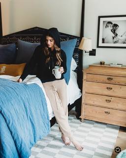 Genevieve Padalecki feet photo 3