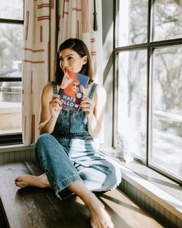 Genevieve Padalecki feet photo 1
