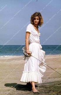 Geneviève Bujold feet photo 4