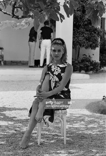 Geneviève Grad feet photo 15