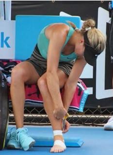 Genie Bouchard feet photo thumbnail