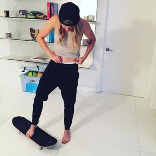Genie Bouchard feet photo thumbnail