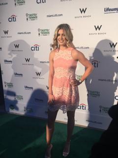 Genie Bouchard feet photo thumbnail
