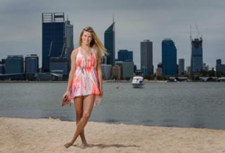 Genie Bouchard feet photo thumbnail