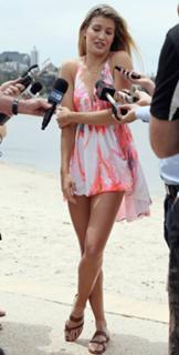 Genie Bouchard feet photo thumbnail