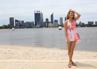 Genie Bouchard feet photo thumbnail